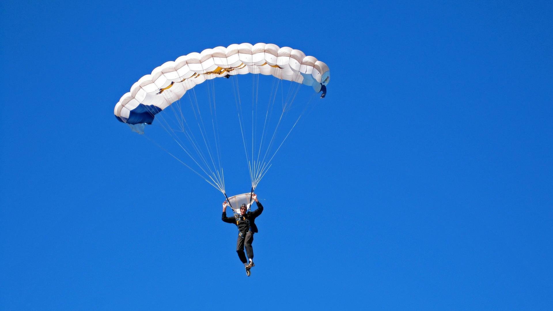 亚洲女足夺冠成绩斐然 国内球迷狂欢庆祝，亚洲女足出线队