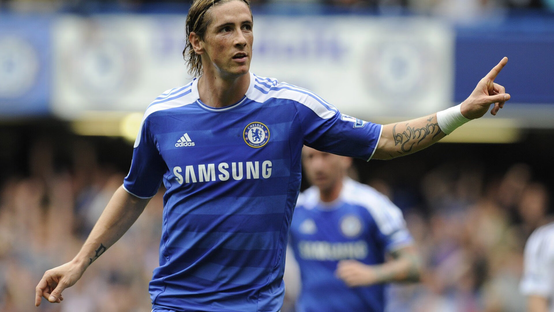 精彩的足球比赛，看谁能一路领先获胜！，精彩的足球比赛怎么写作文