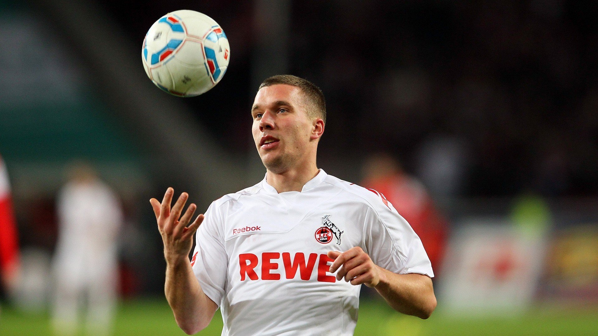 足球裁判技术升级，智能判罚系统广泛应用，足球裁判app如何使用